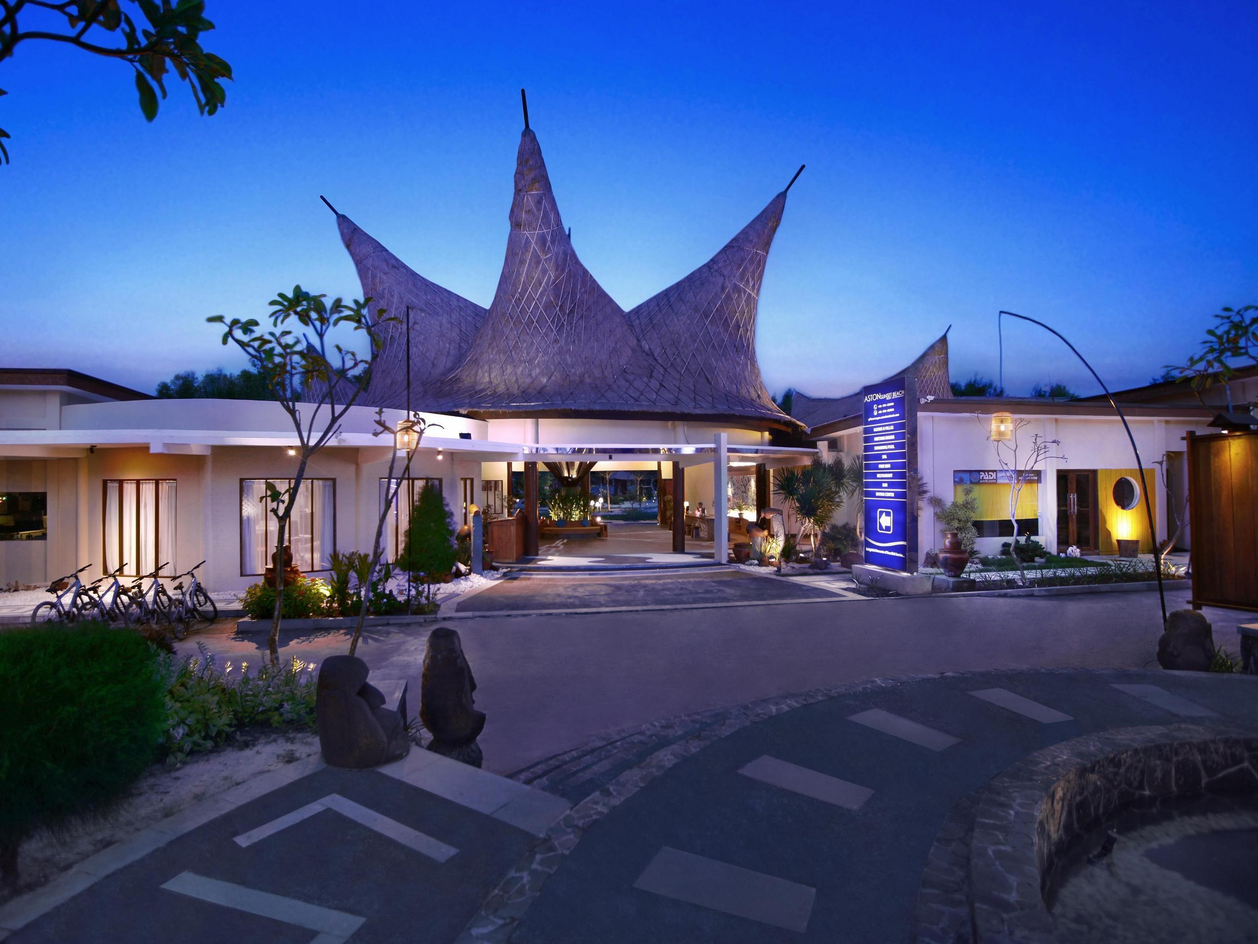 Aston Sunset Beach Resort - Gili Trawangan Esterno foto