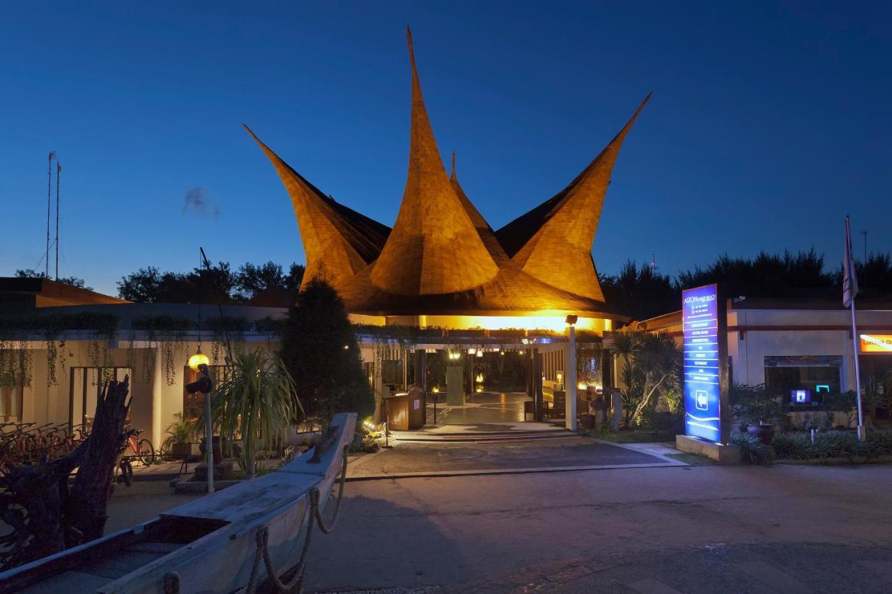 Aston Sunset Beach Resort - Gili Trawangan Esterno foto
