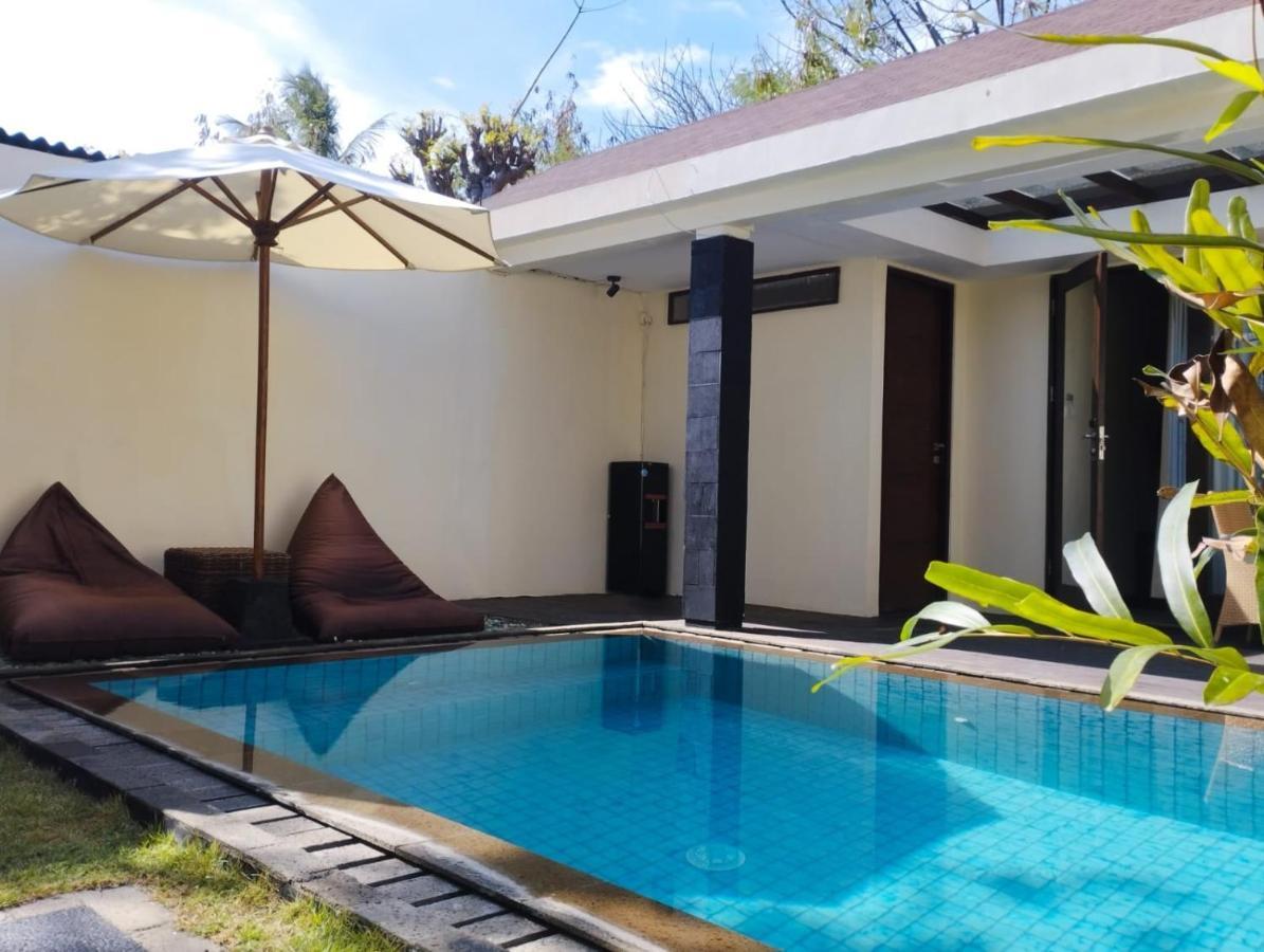 Aston Sunset Beach Resort - Gili Trawangan Esterno foto