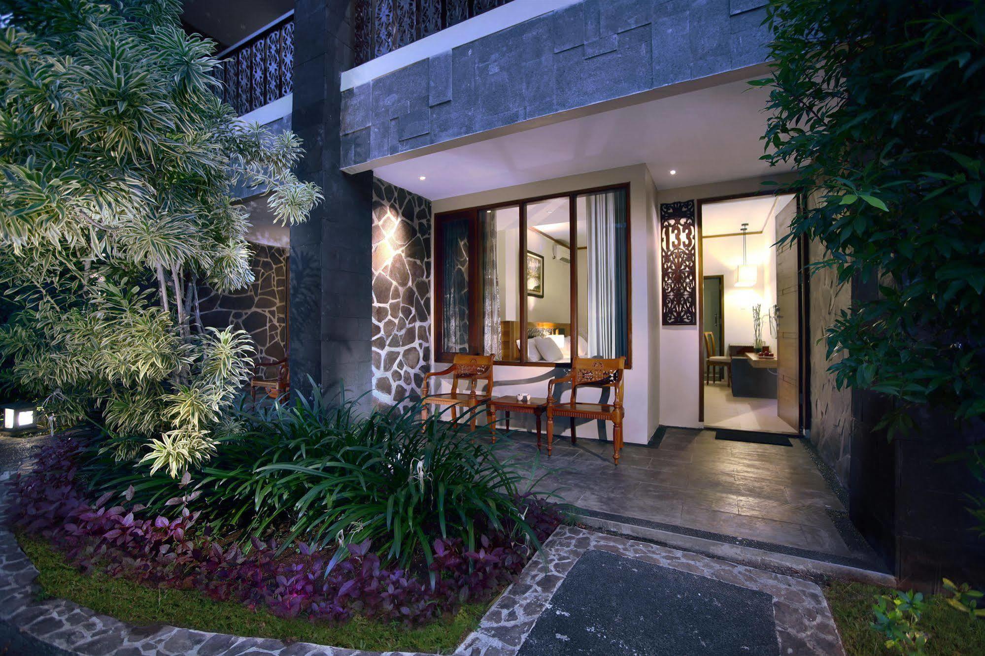 Aston Sunset Beach Resort - Gili Trawangan Esterno foto
