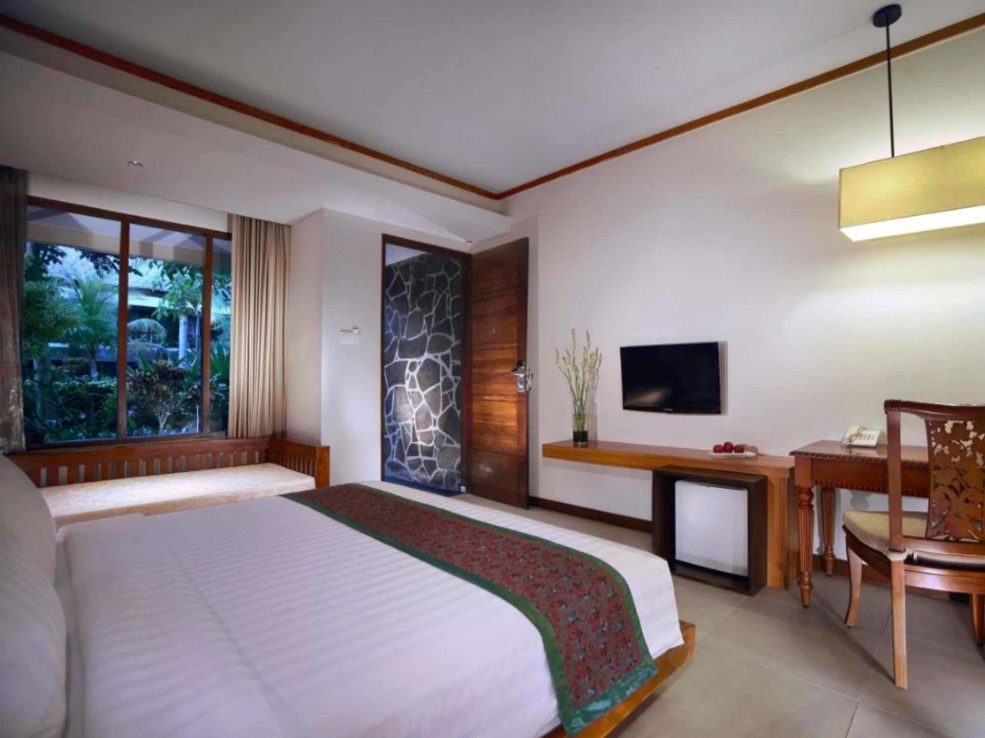 Aston Sunset Beach Resort - Gili Trawangan Esterno foto