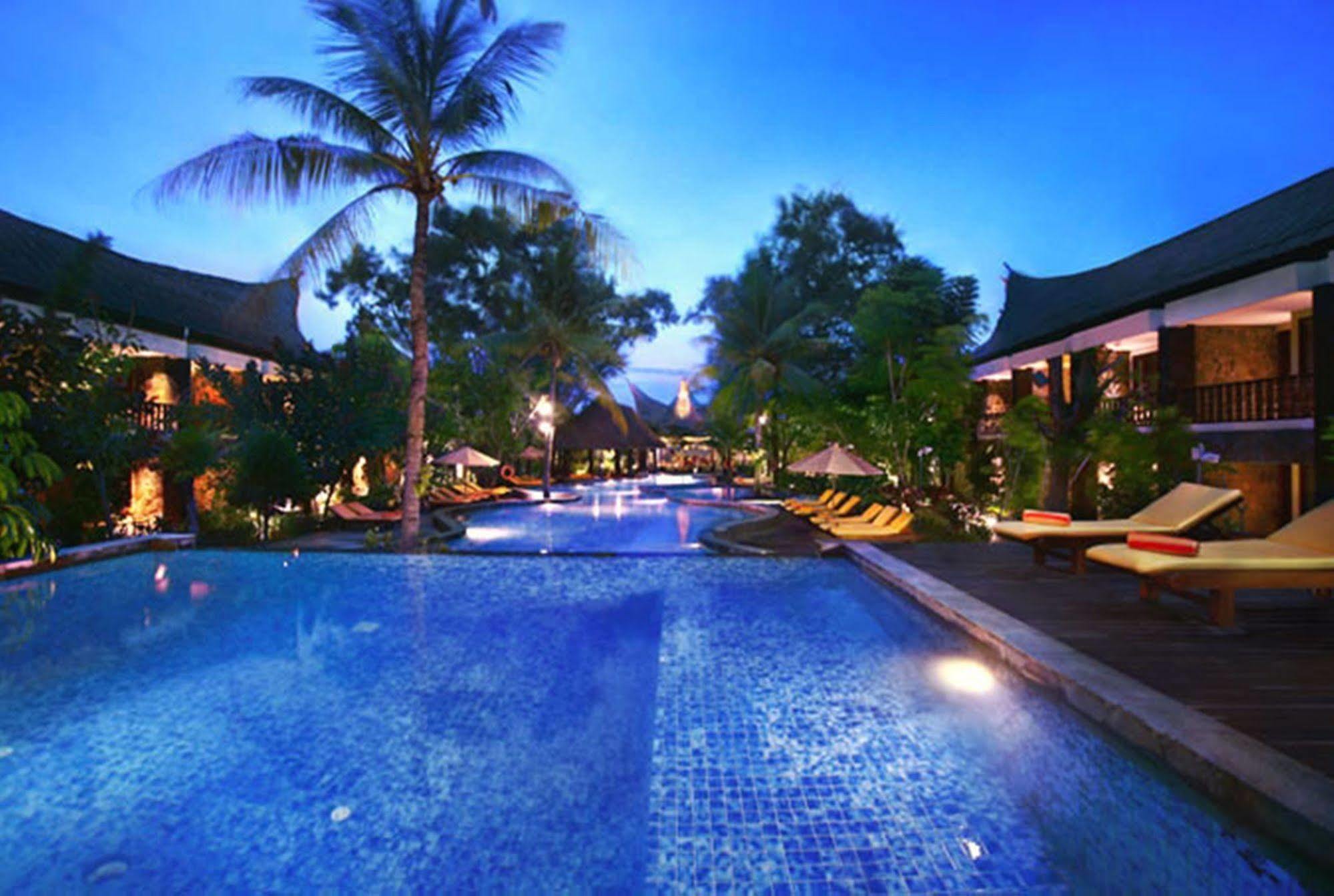 Aston Sunset Beach Resort - Gili Trawangan Esterno foto